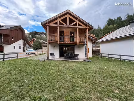 superbe chalet 8/10 personnes avec terrasse et jardin