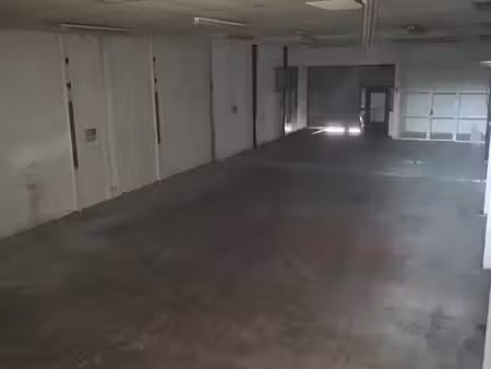 local d’activité / entrepôt – 275 m²