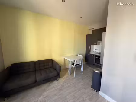 asnières sur seine  très joli 2 pièces de 30m² très bien agencé et meublé