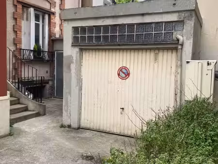 box garage parking