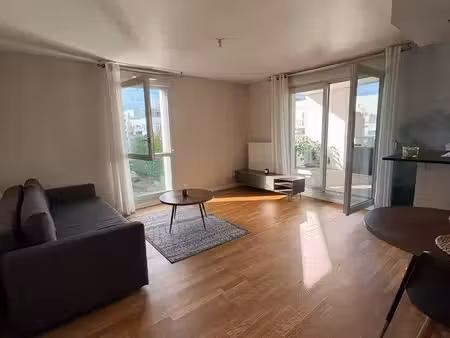 t3 de 68 m² avec loggia  parking et cave — gennevilliers village chandon