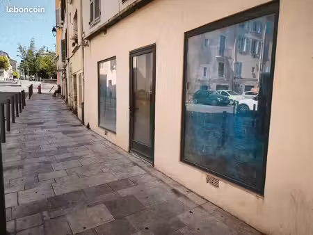 murs commerciaux