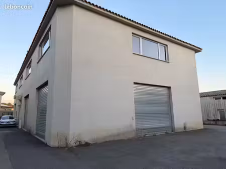 local commercial 200m2 avec mezzanine