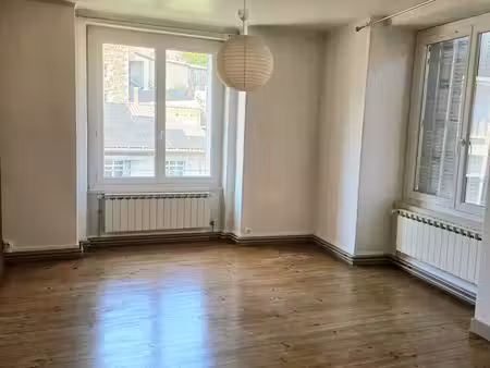 lumineux appartement type 3 de 78 m² avec 2 chambres et cave