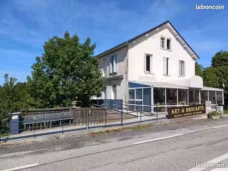 magnifique local commercial avec habitation