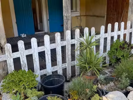t2 avec jardinet à hyeres