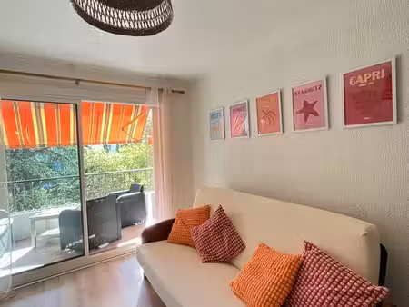 studio 30 m2 avec balcon et parking