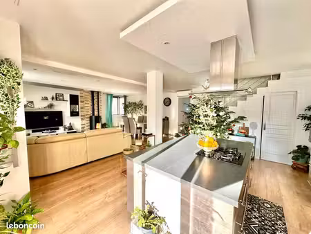 maison 145 m² avec terrasse et parking