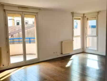 appartement 70 m2 + garage + cave