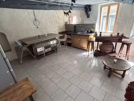 maison de villages atypique avec garage