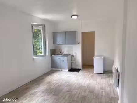 beau studio dans résidence calme et verdoyante - rare a la location