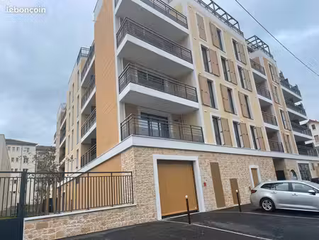 19 places de parking couverte et sécurisée