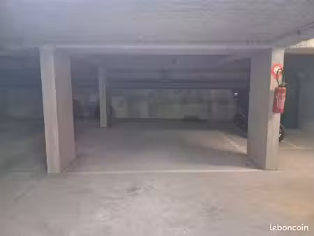 vente place parking eglise de pantin