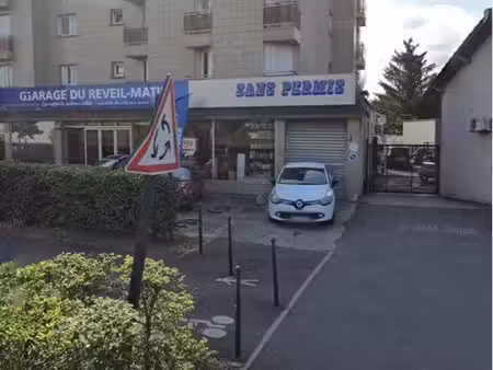 sous-location commerciale longue durée – boutique spécialisée en consommables carrosserie 