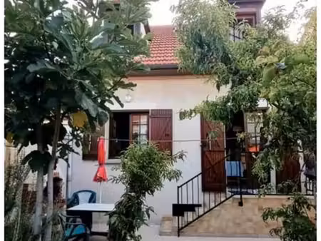 stains le globe – belle maison familiale de 100 m² avec jardin  terrasse et 4 stationnemen