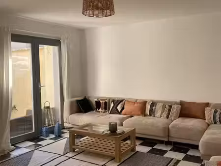a louer très bel appartement meublé à villeneuve-les-maguelone