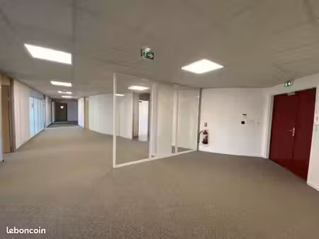 bureau 256 m²