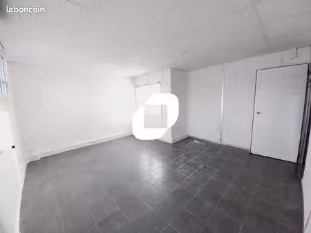bureau 97 m²