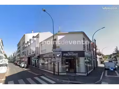 local commercial 77 m²