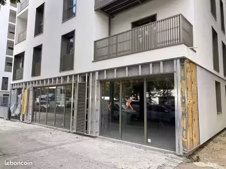 local commercial 180 m² noisy le grand