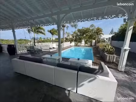 villa 4 chambres piscine jacuzzi - location longue durée - saint-françois