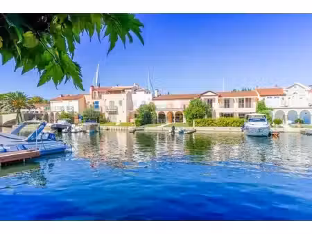 exclusivite - appartement 2 pièces en rez-de-jardin avec amarrage 12m