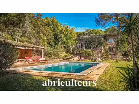 mas d'exception signé – 300 m² – domaine confidentiel de 1 hectare – saint-raphaël