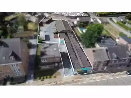 entrepôt avec magasin - 475m² !