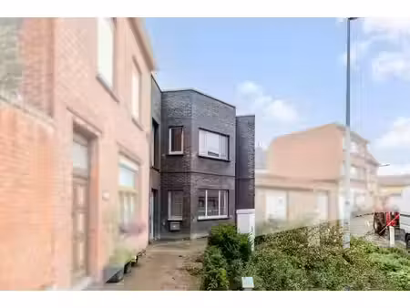 charmante maison de ville rénovée avec jardin et dépendance
