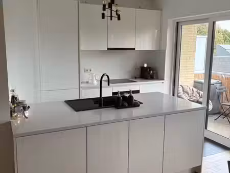 appartement 2 ch à louer (90m2) / laeken