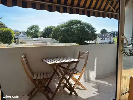 f4 de 90m2 proche commerces et transports