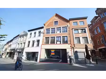compleet gerenoveerd handelspand nabij grote markt
