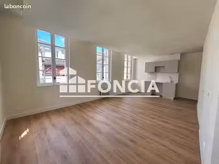 appartement 3 pièces 70.16m² à louer 750 - saintes 17100