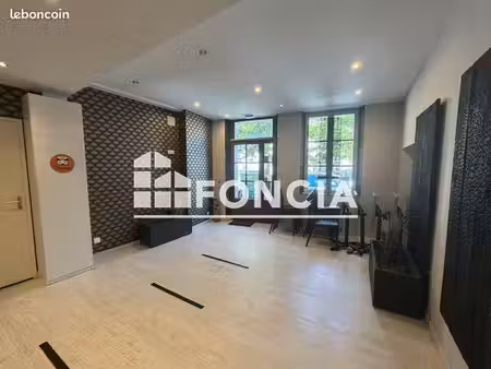 local commercial 50m² à louer 515 - la rochefoucauld 16110