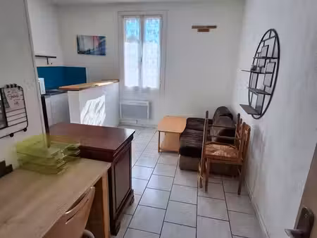 t1 - 20 m2 - 350 euros cc