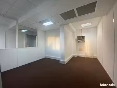 bureau 497 m²