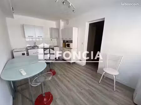 appartement meublé 22.08m² à louer 400 - bourges 18000