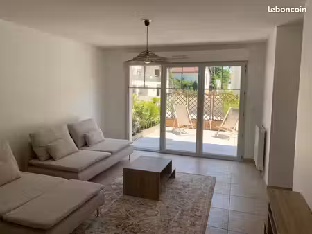appartement duplex 75m² parfait état avec terrasse + garage sécurisé dans résidence récent