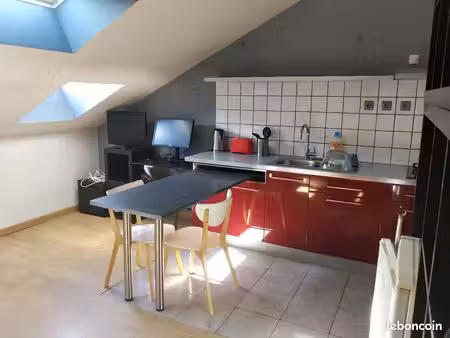 studio meublé et équipé 25m2 proche gare  lycée