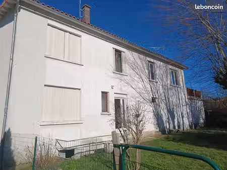 immeuble 154 m² chasseneuil sur bonnieure
