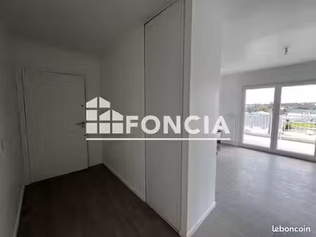 appartement 3 pièces 65.87m² à louer 855 - laval 53000