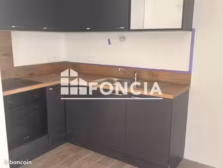 appartement 3 pièces 69.69m² à louer 820 - laval 53000