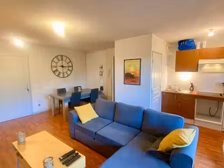 t2 avec balcon et parking au pied du lac de christus