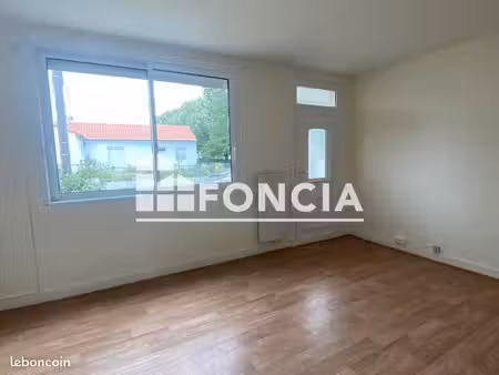 maison 4 pièces 68.13m² à louer 770 - niort 79000