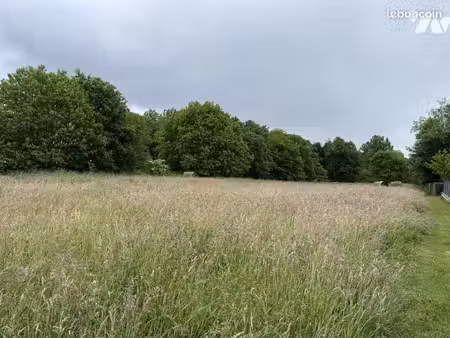 terrain 1064 m² plemet