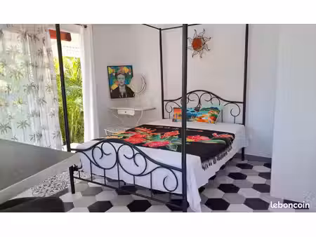 bungalow insolite dans villa de prestige à saint denis proche cv et chu
