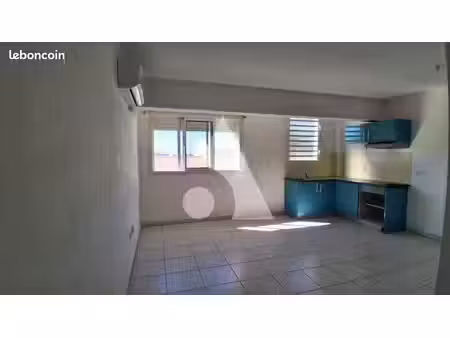 studio 1 pièce 27 m²