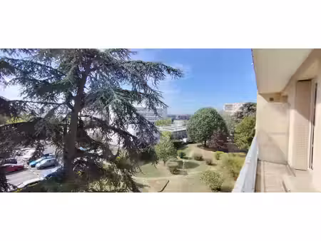 venissieux - bel appartement 4 pièces avec balcon et vue dégagée