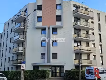 bureau 57 m²
