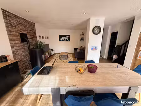 maison de bourg rénovée 4 ch.  prête à habiter — mûr-de-bretagne
